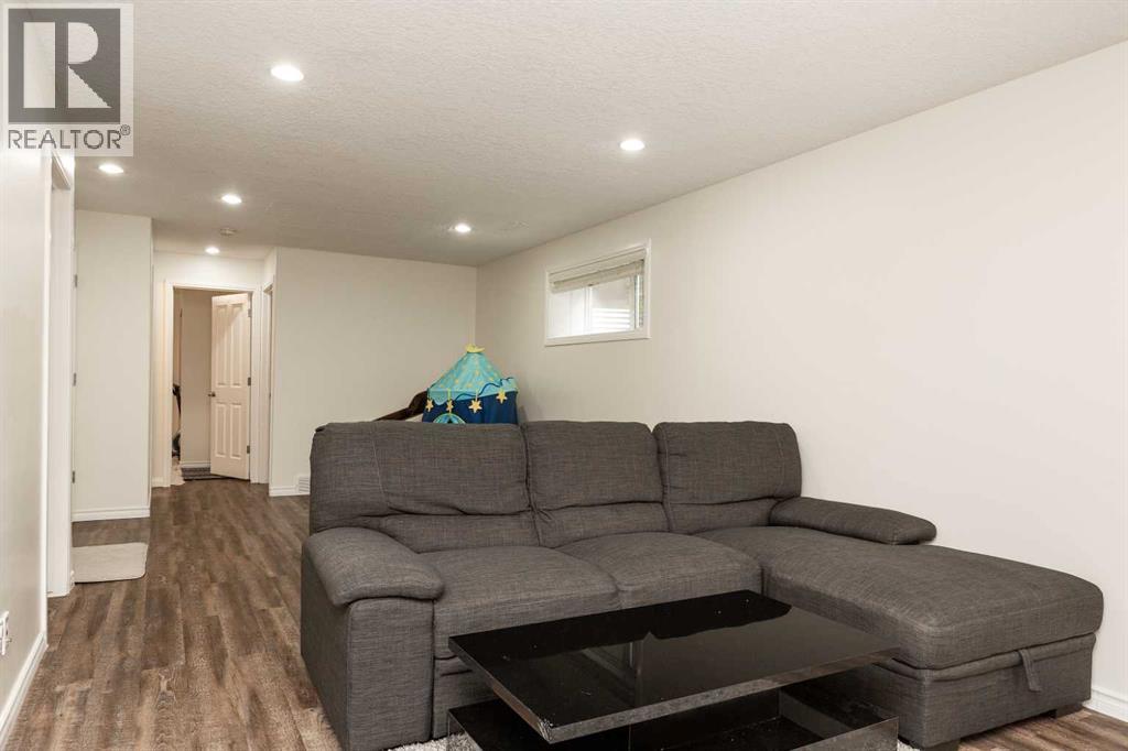 Property at 619 Florence Ho Leong Crescent N image 2
