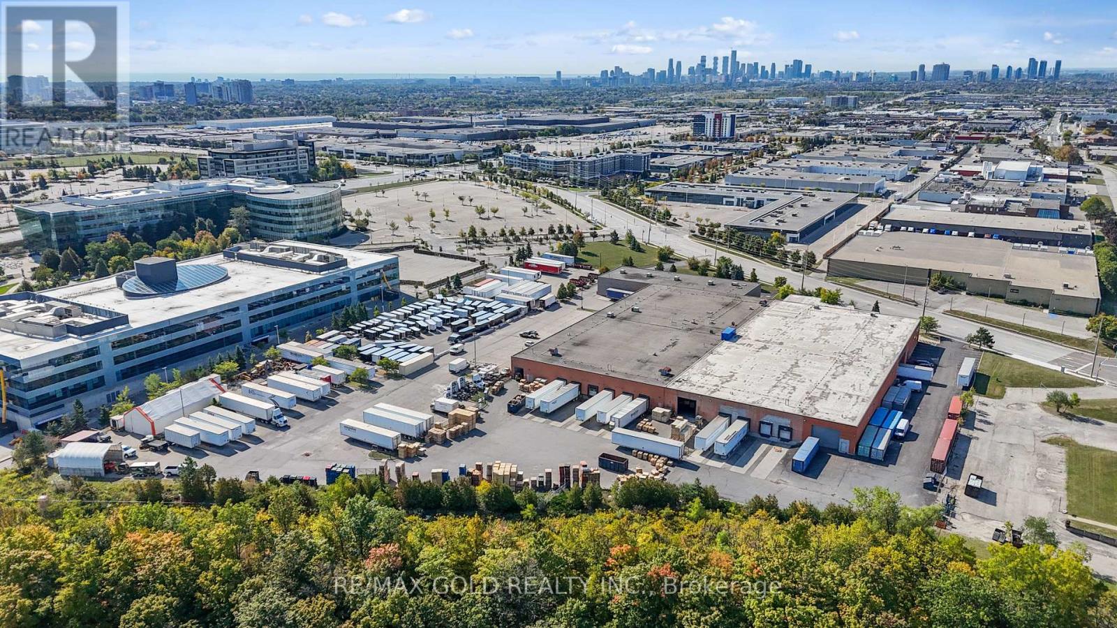 5135 Creekbank Road, Mississauga, Ontario  L4W 1R3 - Photo 4 - W12420011