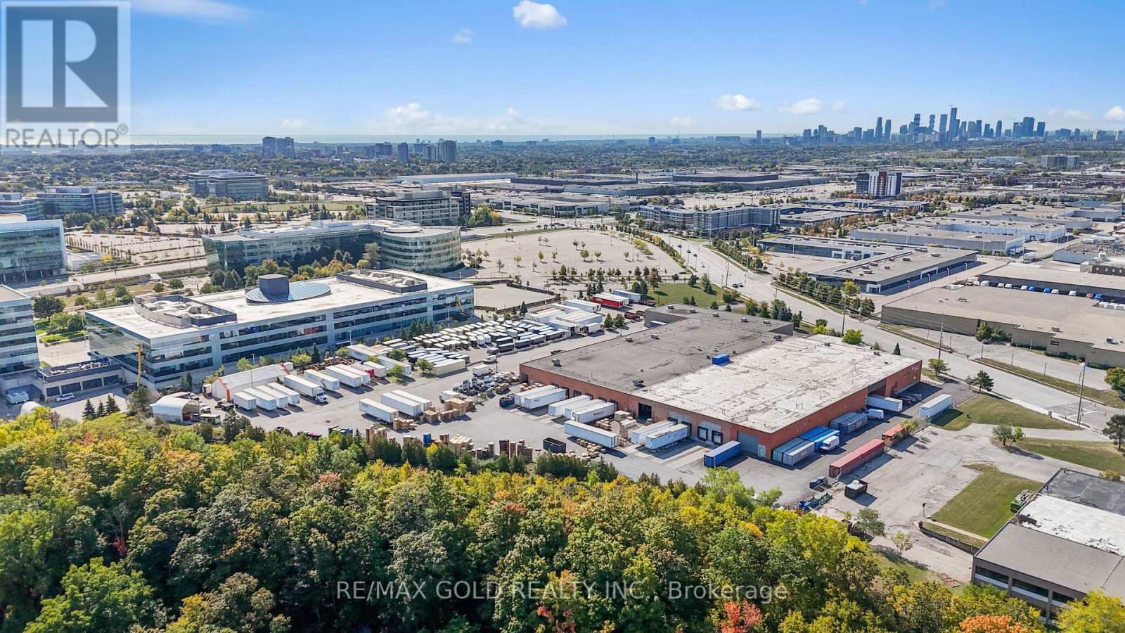 5135 Creekbank Road, Mississauga, Ontario  L4W 1R3 - Photo 5 - W12420011