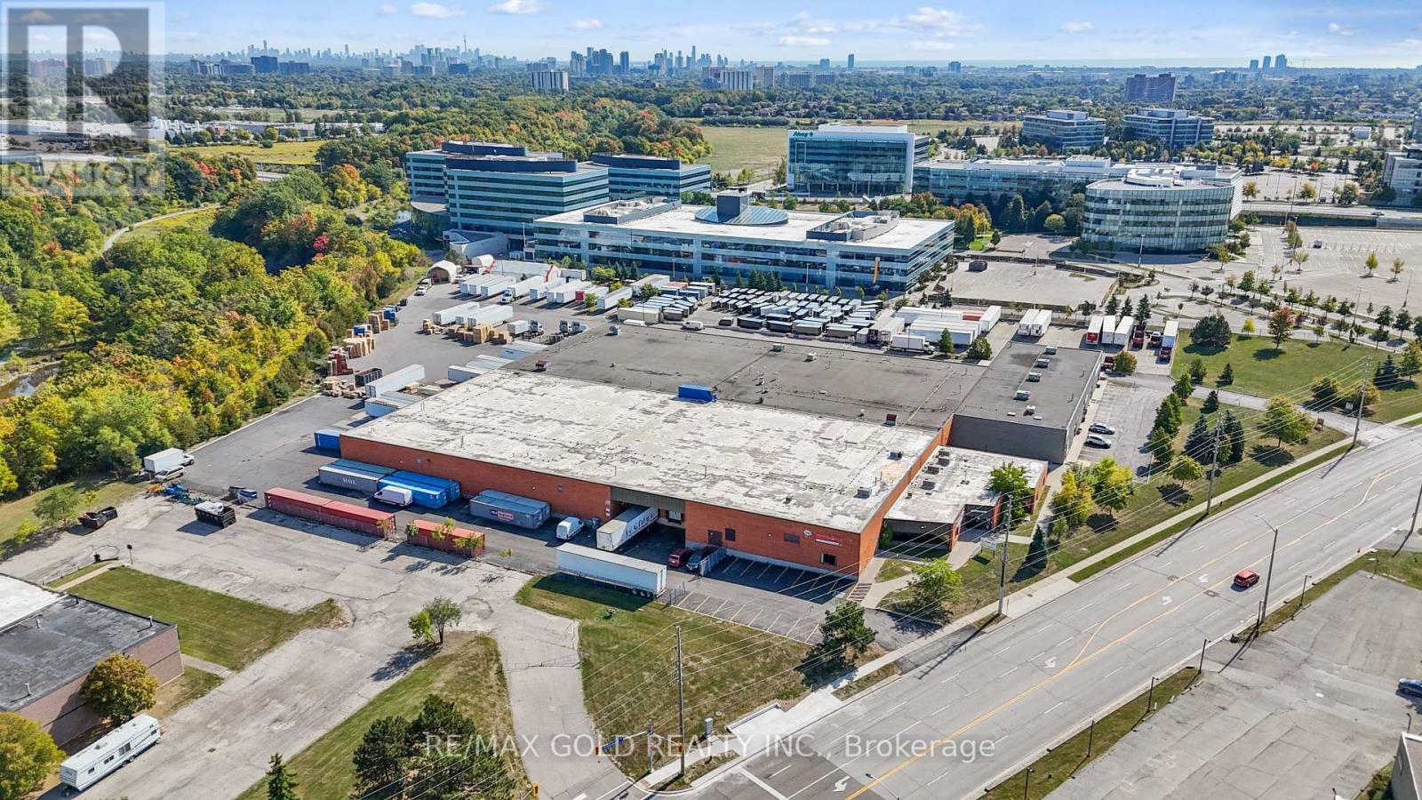 5135 Creekbank Road, Mississauga, Ontario  L4W 1R3 - Photo 7 - W12420011