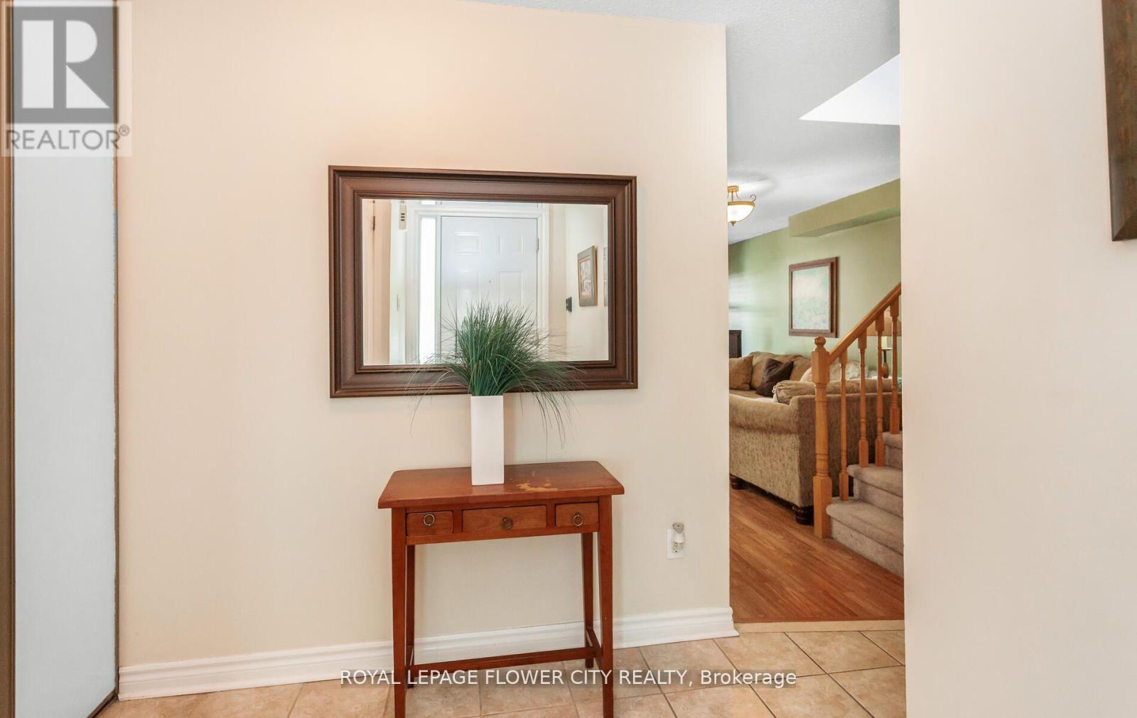 41 Chipstead Avenue, Brampton, Ontario  L6X 4H2 - Photo 5 - W12420038
