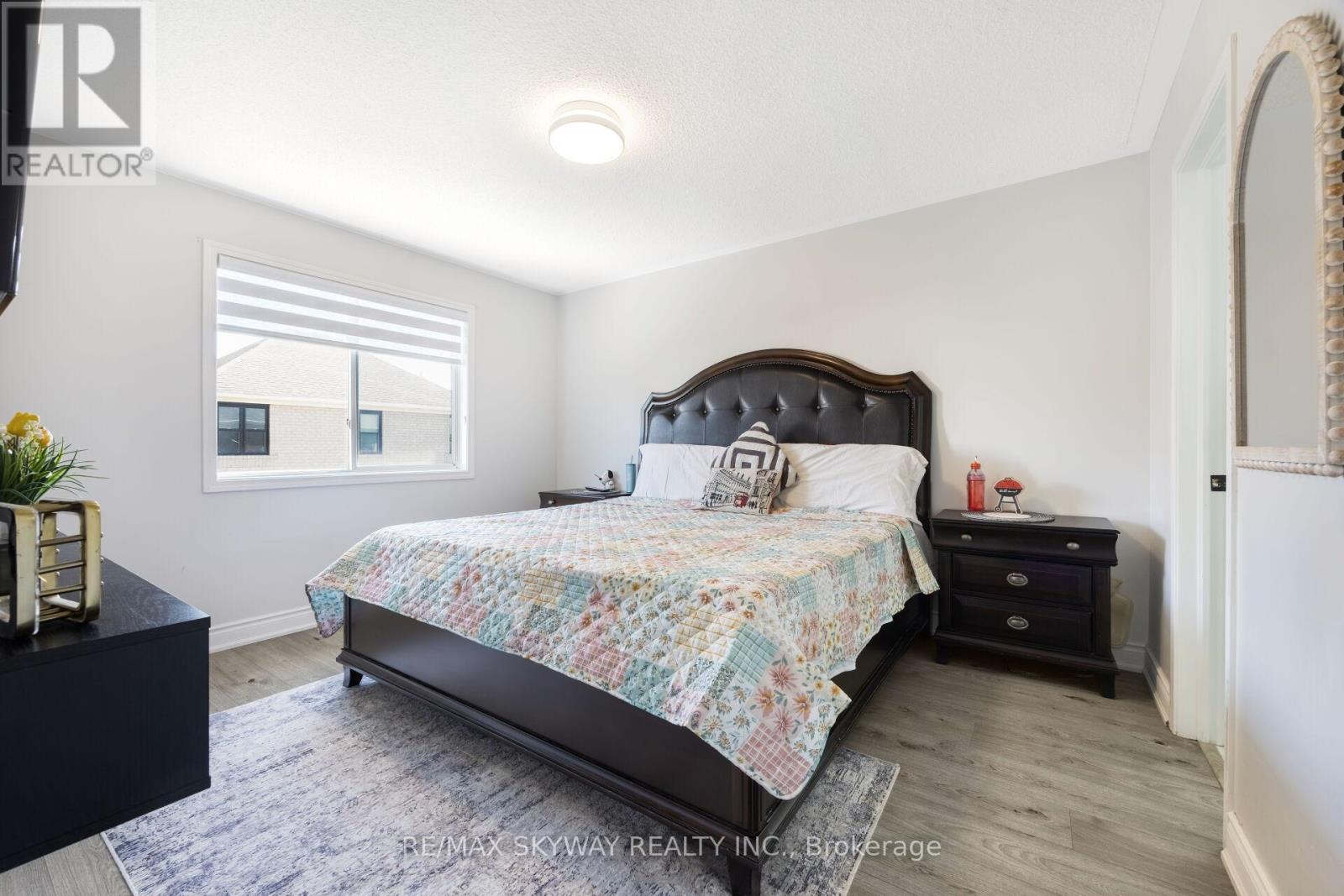 1570 Cartwright Crescent, Milton, Ontario  L9T 5N5 - Photo 26 - W12420044