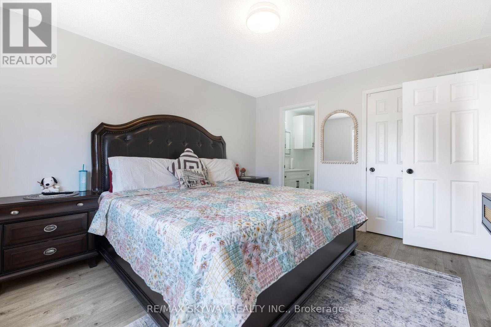 1570 Cartwright Crescent, Milton, Ontario  L9T 5N5 - Photo 27 - W12420044