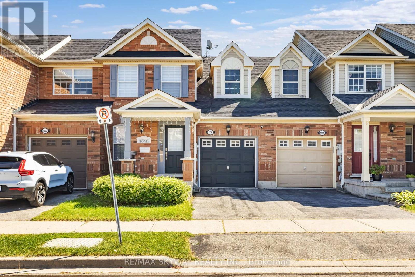 1570 Cartwright Crescent, Milton, Ontario  L9T 5N5 - Photo 3 - W12420044