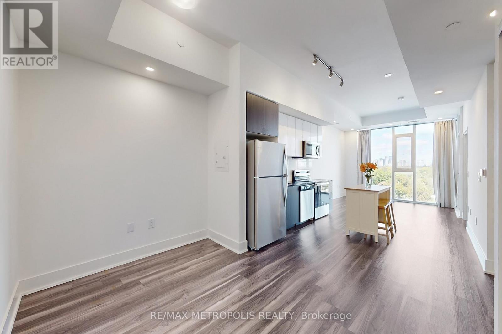 819 - 859 THE QUEENSWAY, Toronto, Ontario
