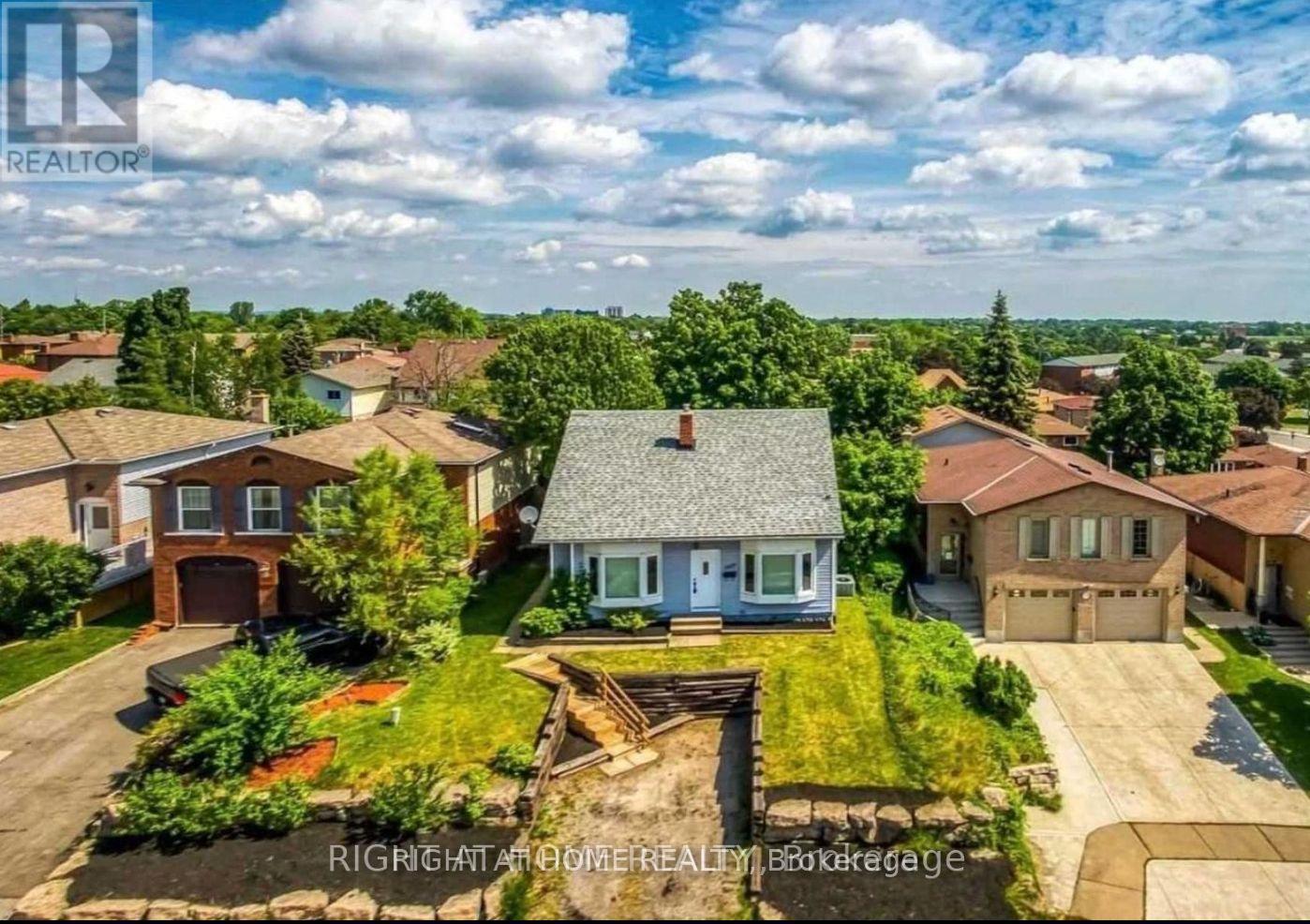 1025 Stone Church Road E, Hamilton, Ontario  L8W 1B2 - Photo 13 - X12420033