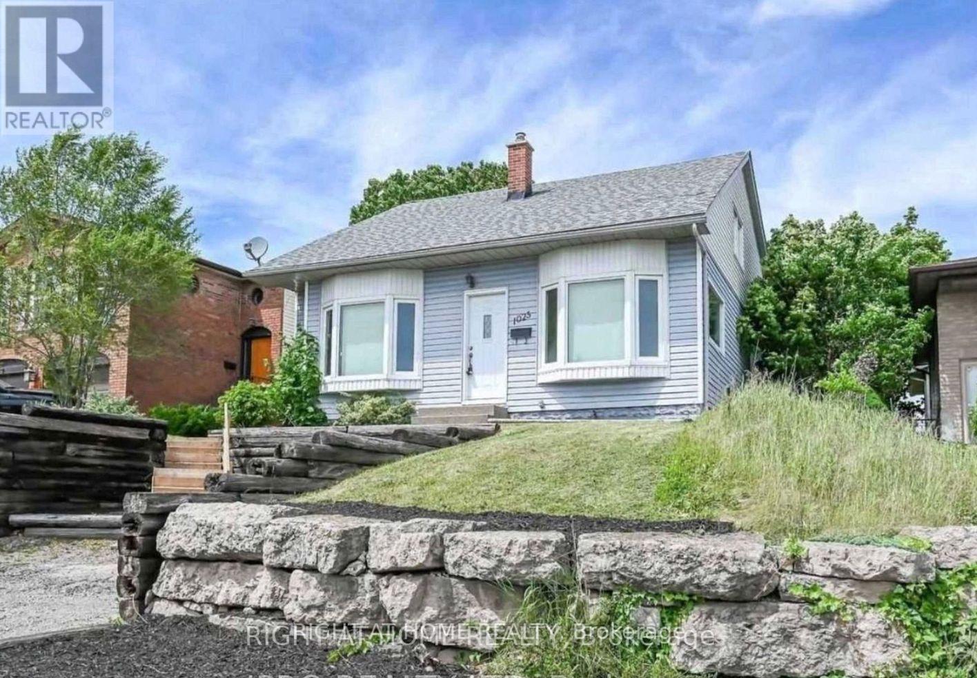 1025 Stone Church Road E, Hamilton, Ontario  L8W 1B2 - Photo 2 - X12420033