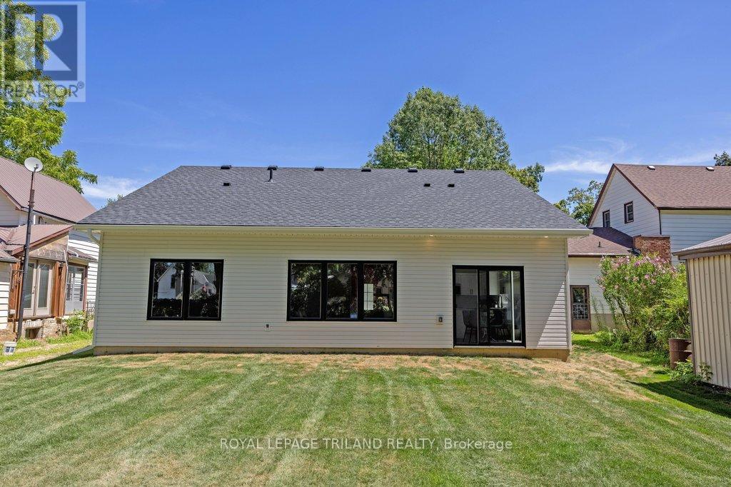 212 Nancy Street, Dutton/dunwich, Ontario  N0L 1J0 - Photo 41 - X12304806