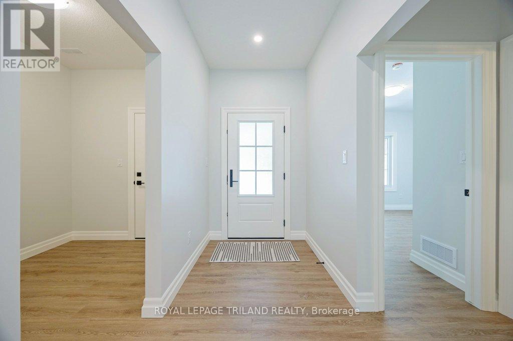 212 Nancy Street, Dutton/dunwich, Ontario  N0L 1J0 - Photo 7 - X12304806