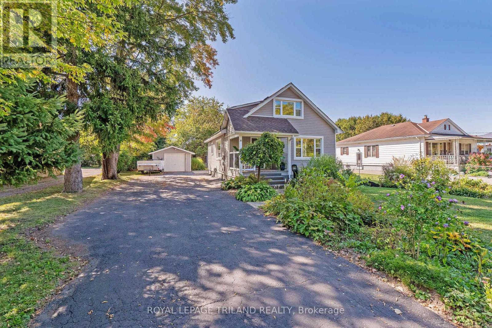18 Tecumseh Street, St. Thomas, Ontario  N5P 2E1 - Photo 1 - X12408838