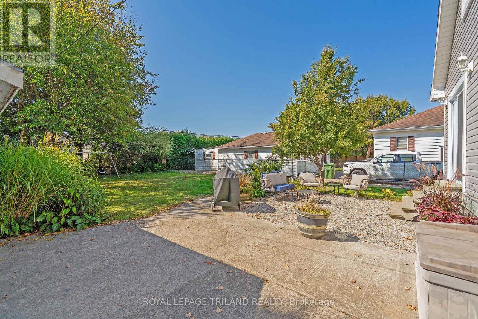 18 Tecumseh Street, St. Thomas, Ontario  N5P 2E1 - Photo 40 - X12408838