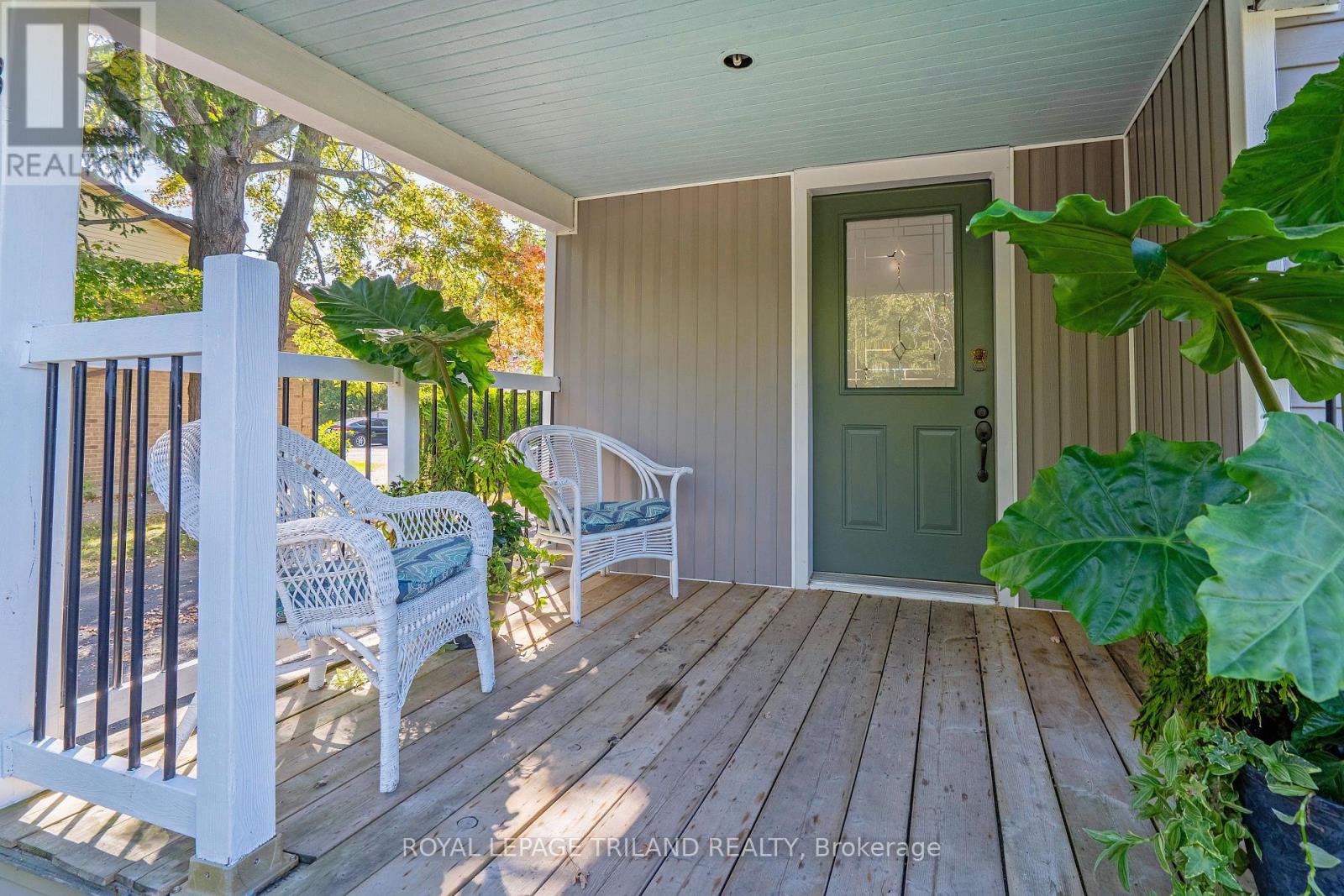 18 Tecumseh Street, St. Thomas, Ontario  N5P 2E1 - Photo 7 - X12408838