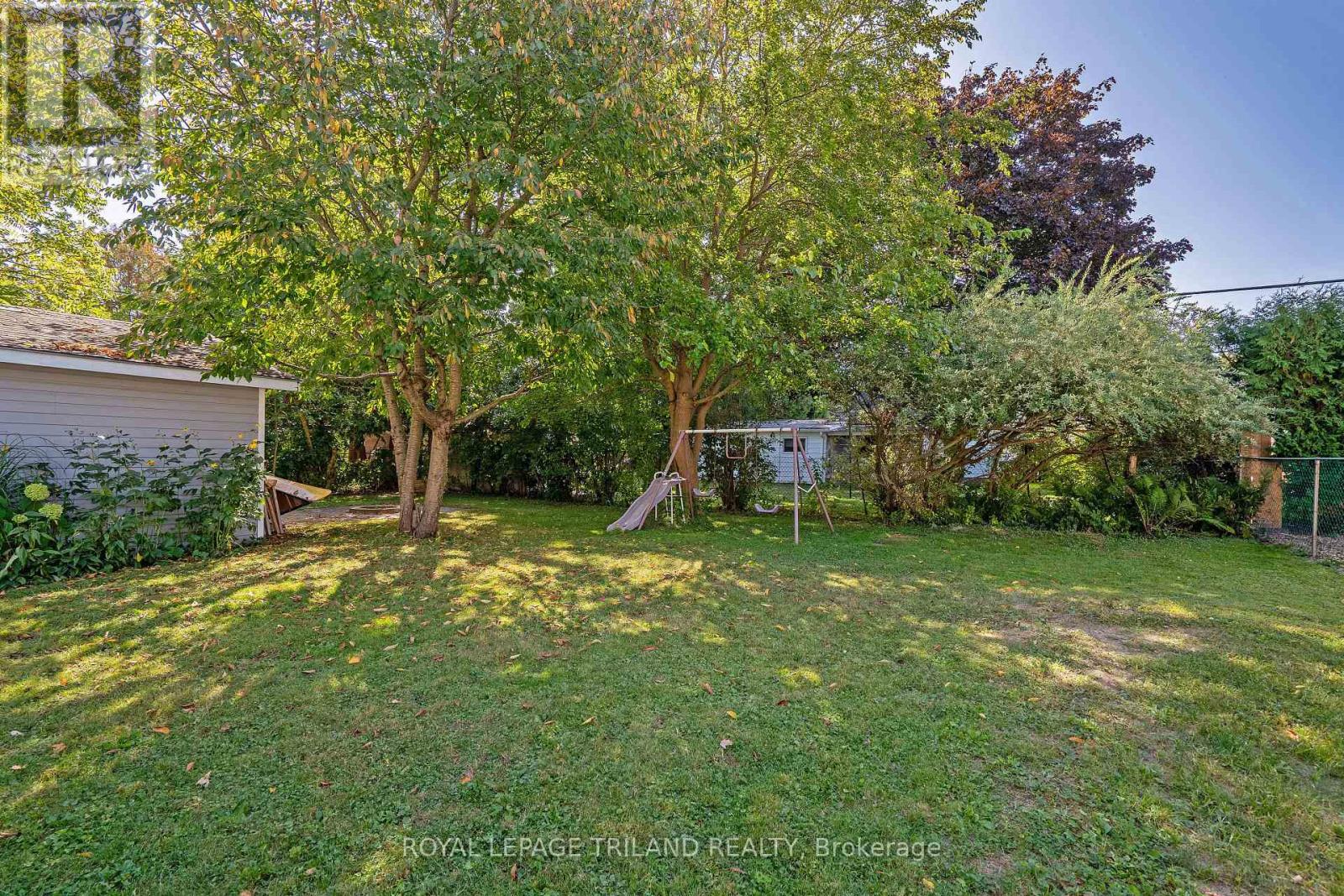 18 Tecumseh Street, St. Thomas, Ontario  N5P 2E1 - Photo 5 - X12408838