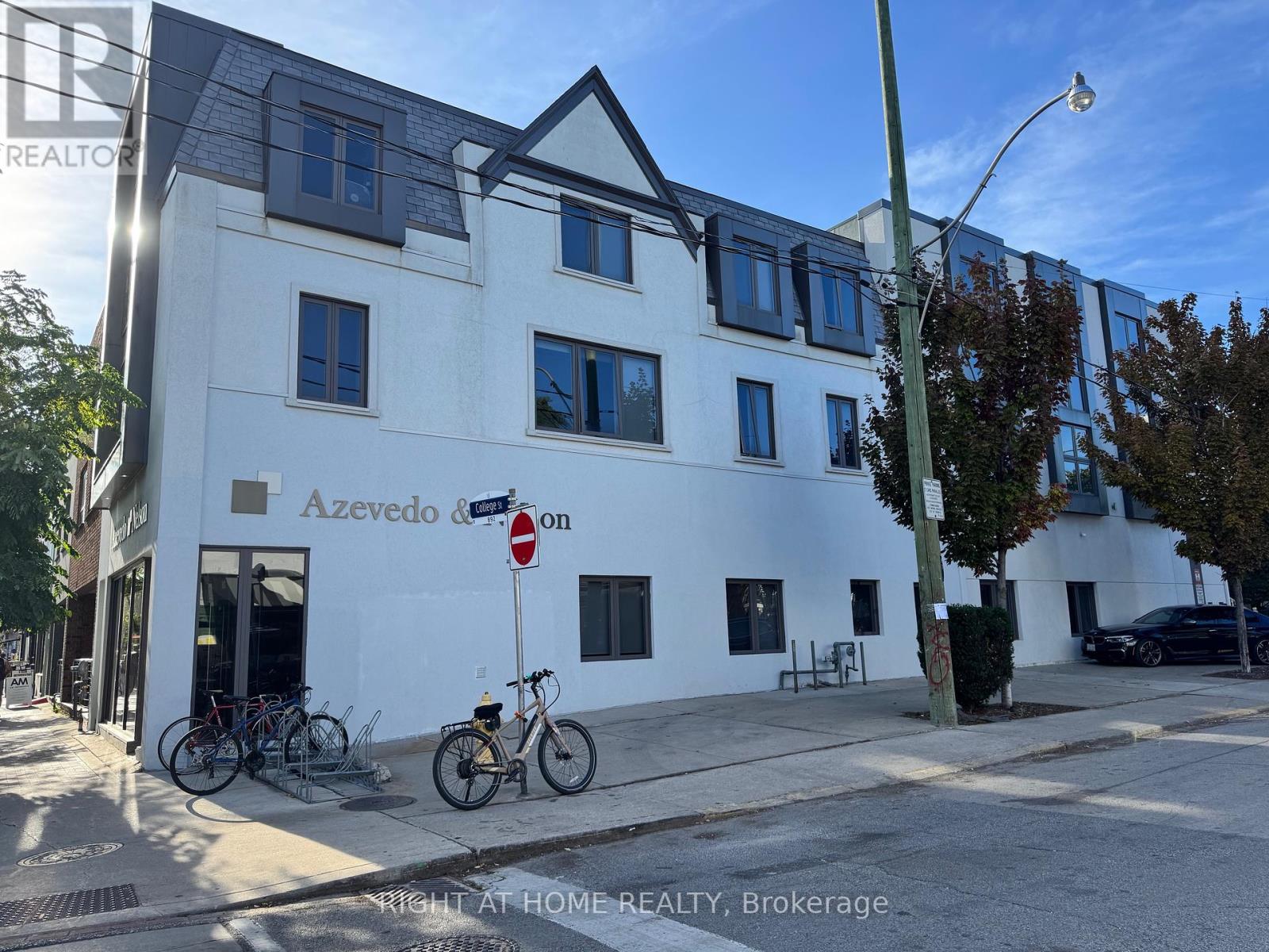 201 - 892 College Street, Toronto, Ontario  M6H 1A4 - Photo 29 - C12420112