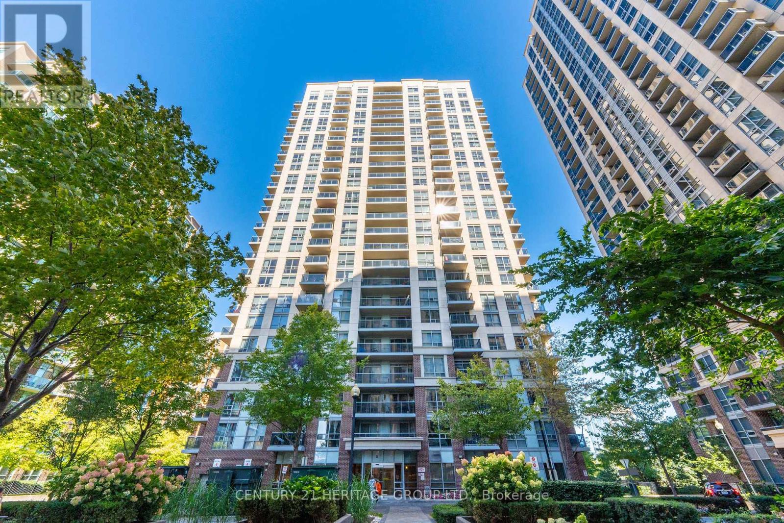 2002 - 5 Michael Power Place, Toronto, Ontario  M9A 0A3 - Photo 1 - W12420016