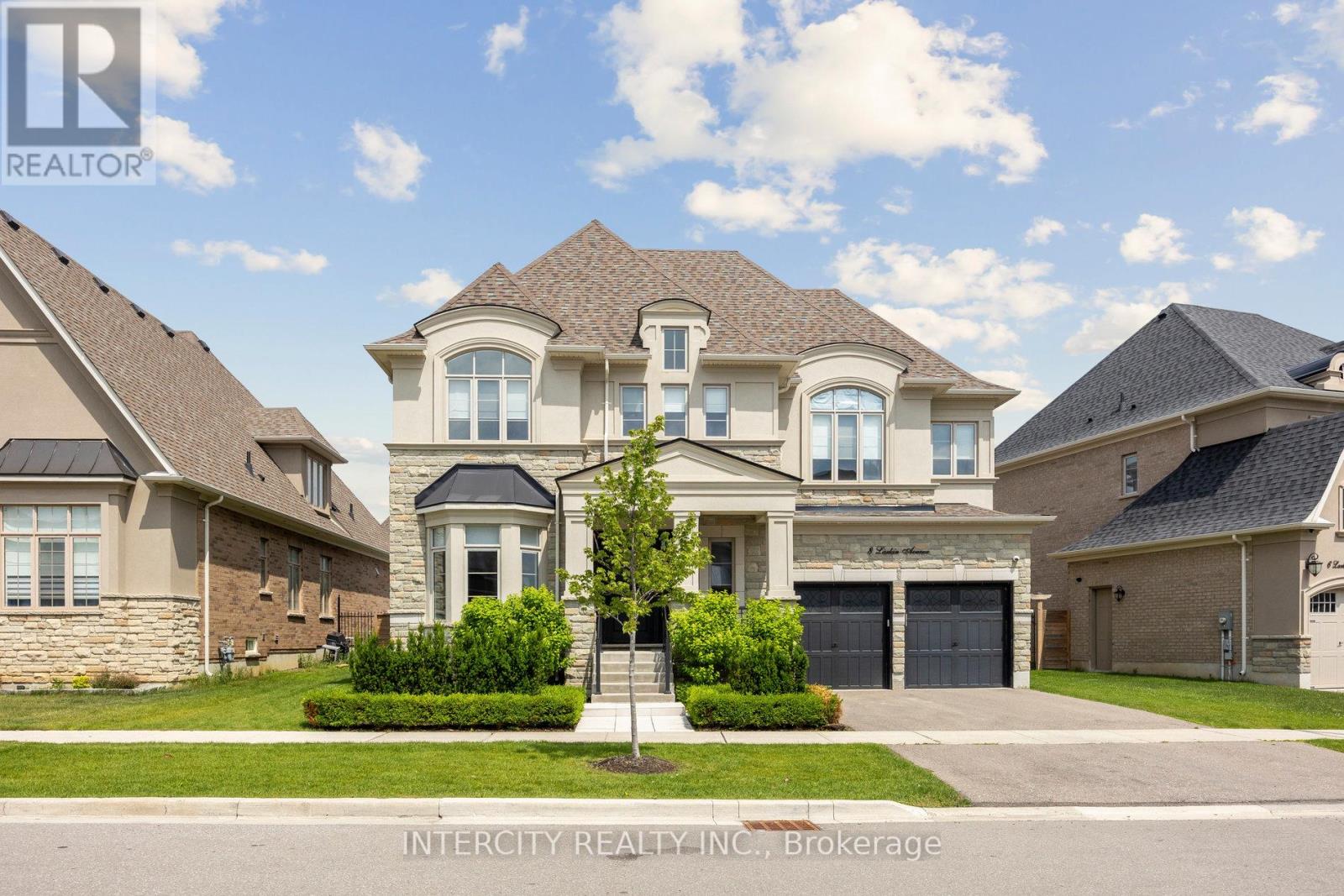8 Larkin Avenue, King, Ontario  L7B 0N8 - Photo 9 - N12420103