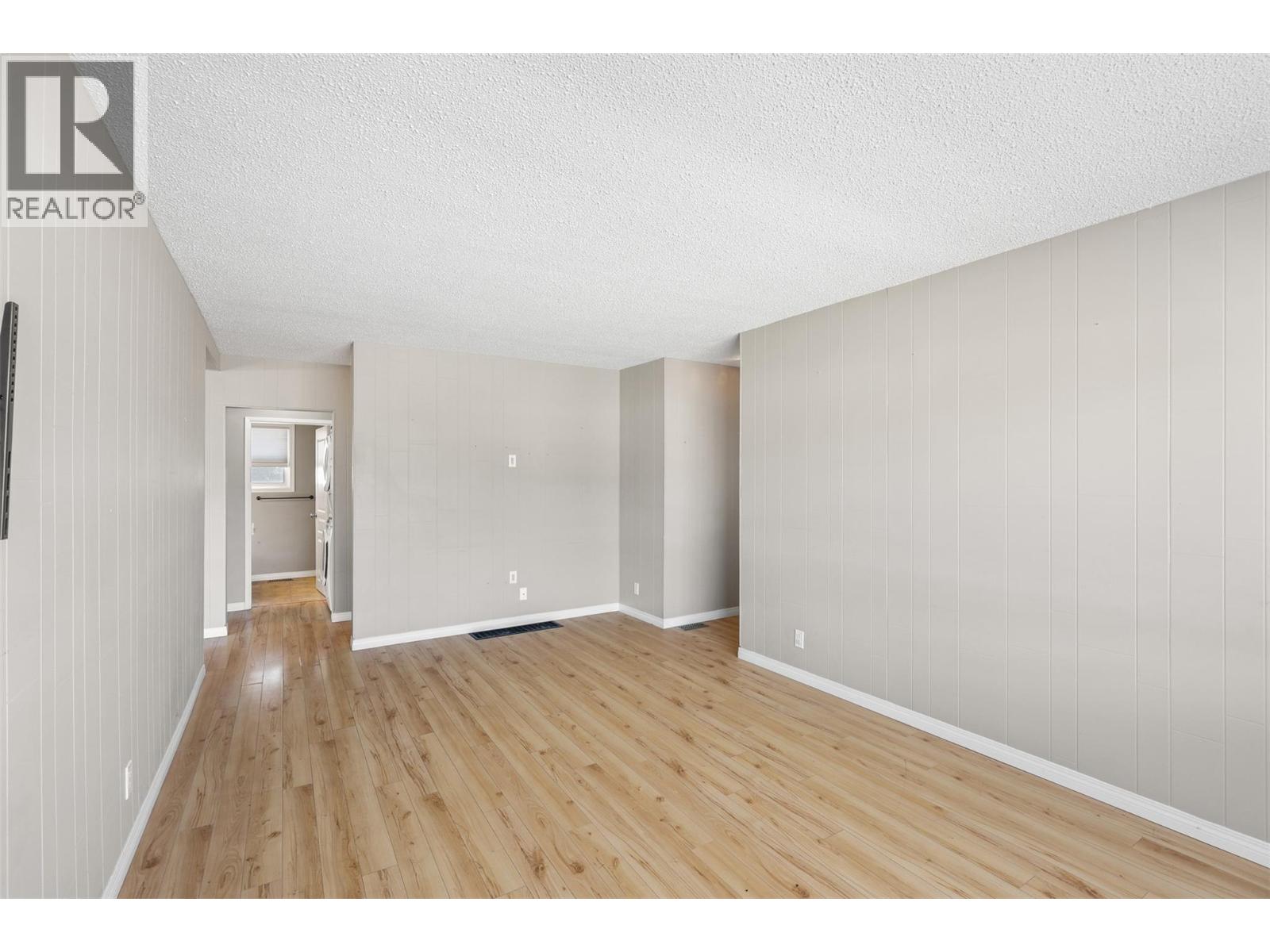 2687 Joyce Avenue, Kamloops, British Columbia  V2B 4M2 - Photo 11 - 10363801