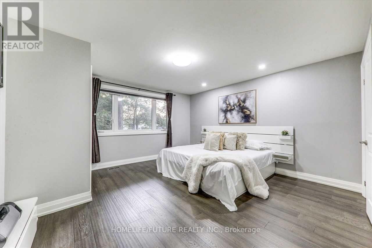 20 Brantley Crescent, Toronto, Ontario  M3J 1X5 - Photo 17 - W12420091