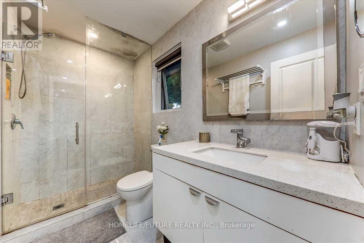 20 Brantley Crescent, Toronto, Ontario  M3J 1X5 - Photo 19 - W12420091