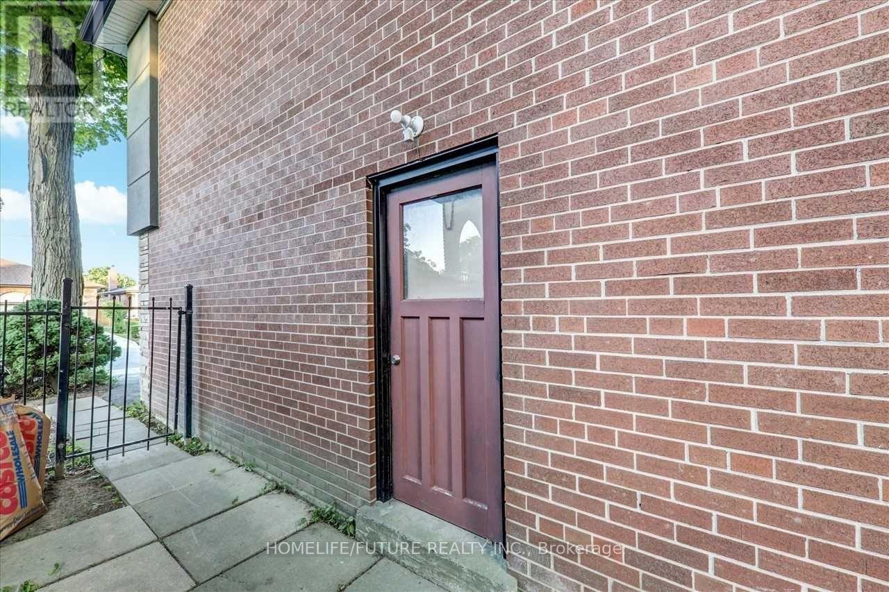 20 Brantley Crescent, Toronto, Ontario  M3J 1X5 - Photo 38 - W12420091