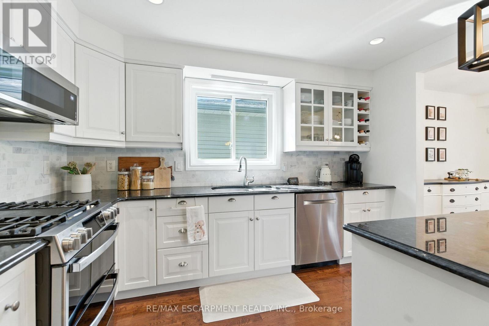 10 Millpond Place, Hamilton, Ontario  L8W 2W7 - Photo 13 - X12420093
