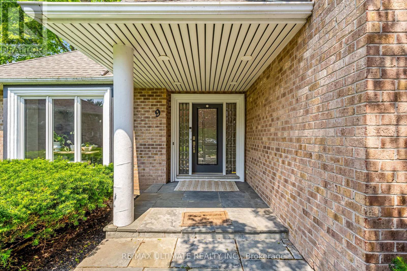 9 Karen Court, Pelham, Ontario  L0S 1E4 - Photo 4 - X12420104