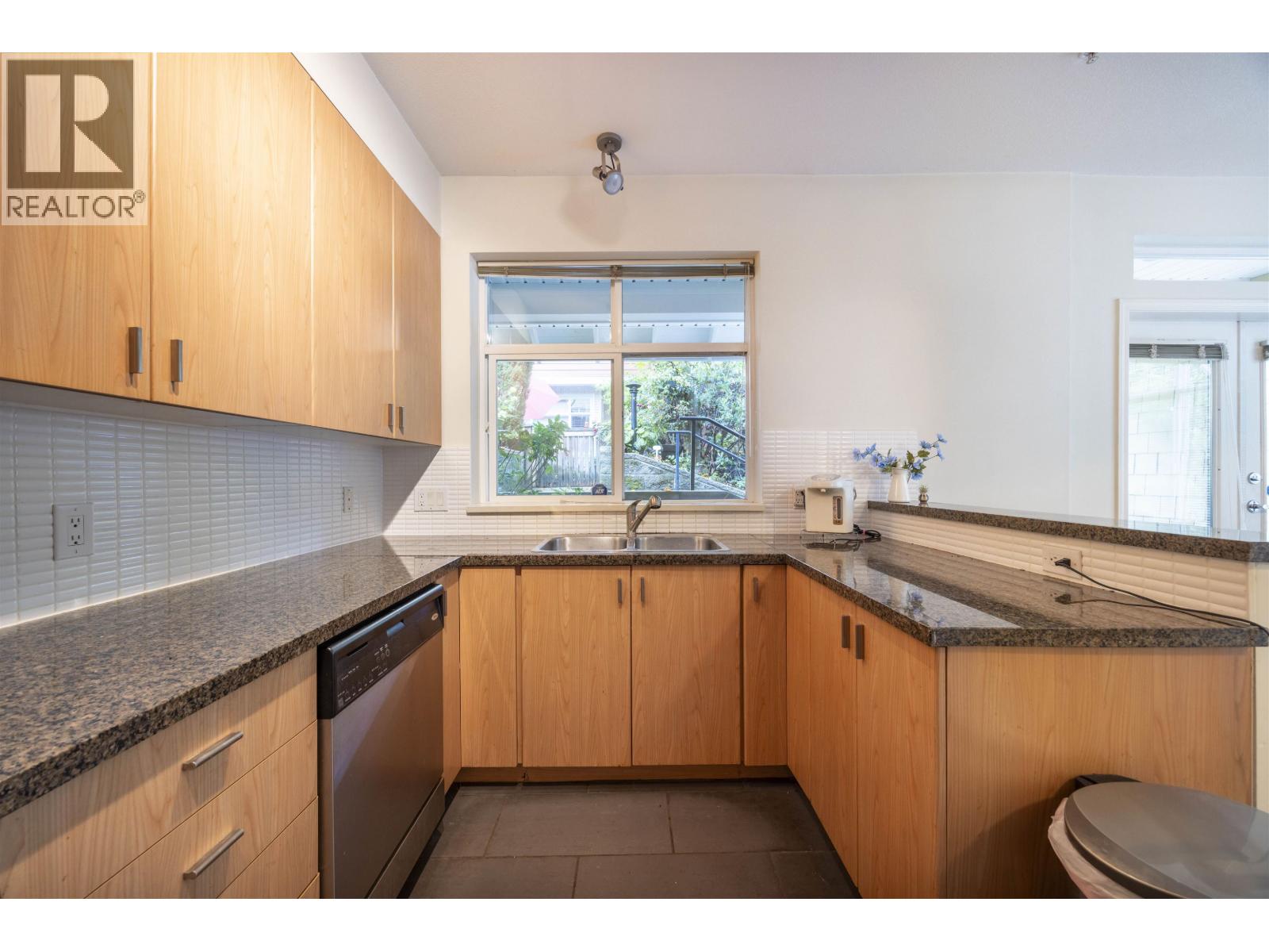 46 6878 Southpoint Drive, Burnaby, British Columbia  V3N 5E4 - Photo 10 - R3050834