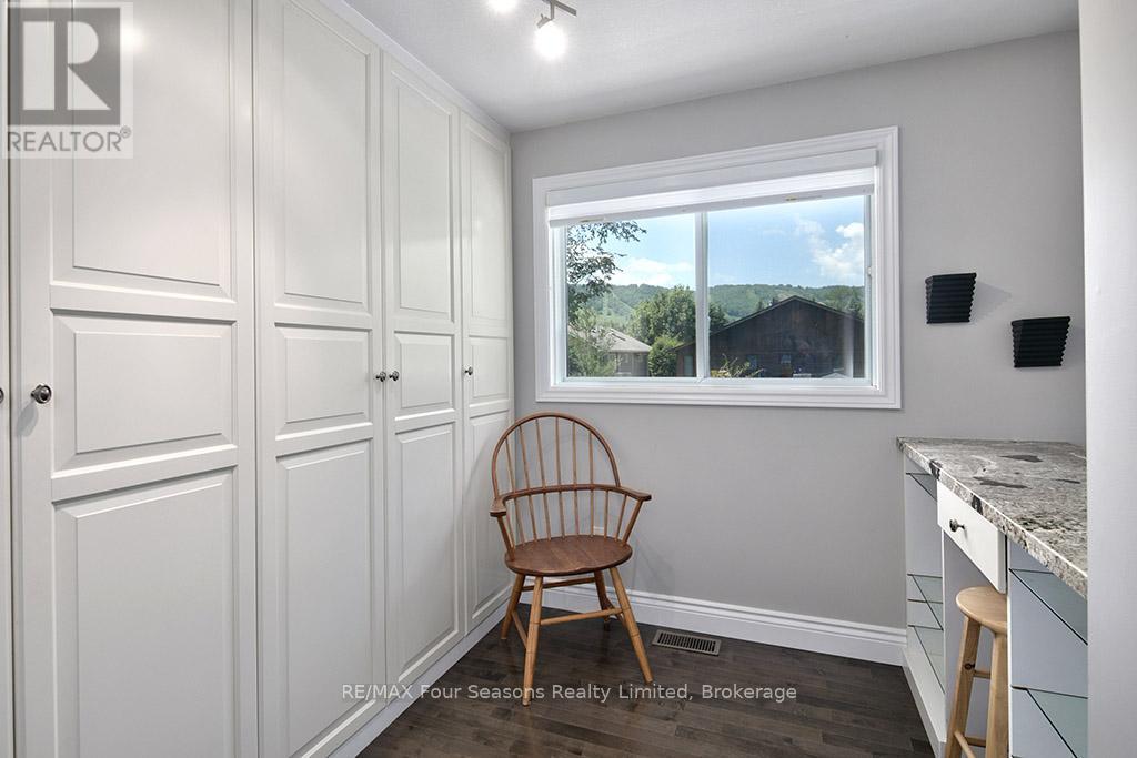 104 Laurie's Court, Blue Mountains, Ontario  L9Y 0L4 - Photo 10 - X12420115