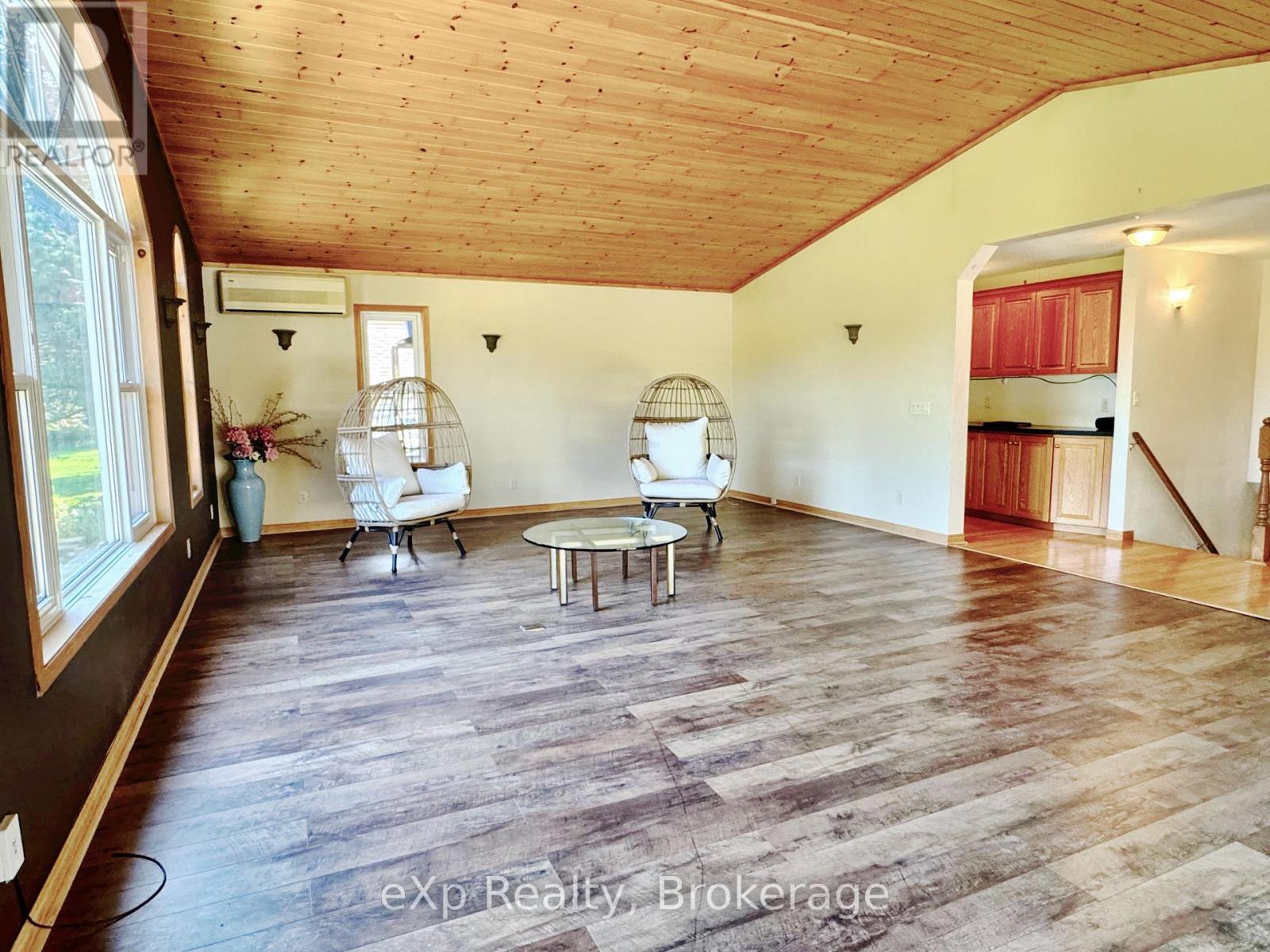 180 Beaumont Drive, Bracebridge, Ontario  P1L 1X2 - Photo 10 - X12420139