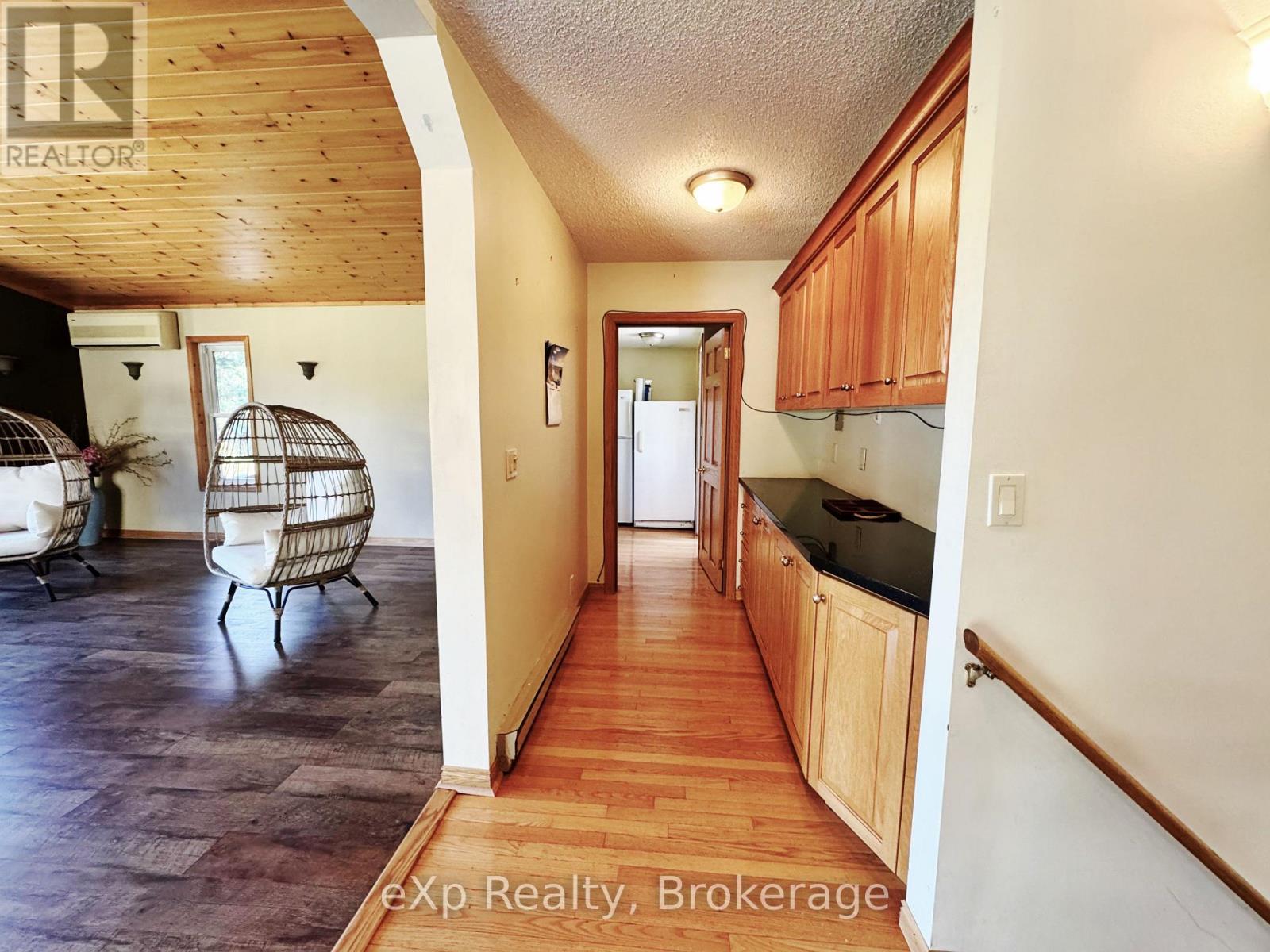 180 Beaumont Drive, Bracebridge, Ontario  P1L 1X2 - Photo 11 - X12420139