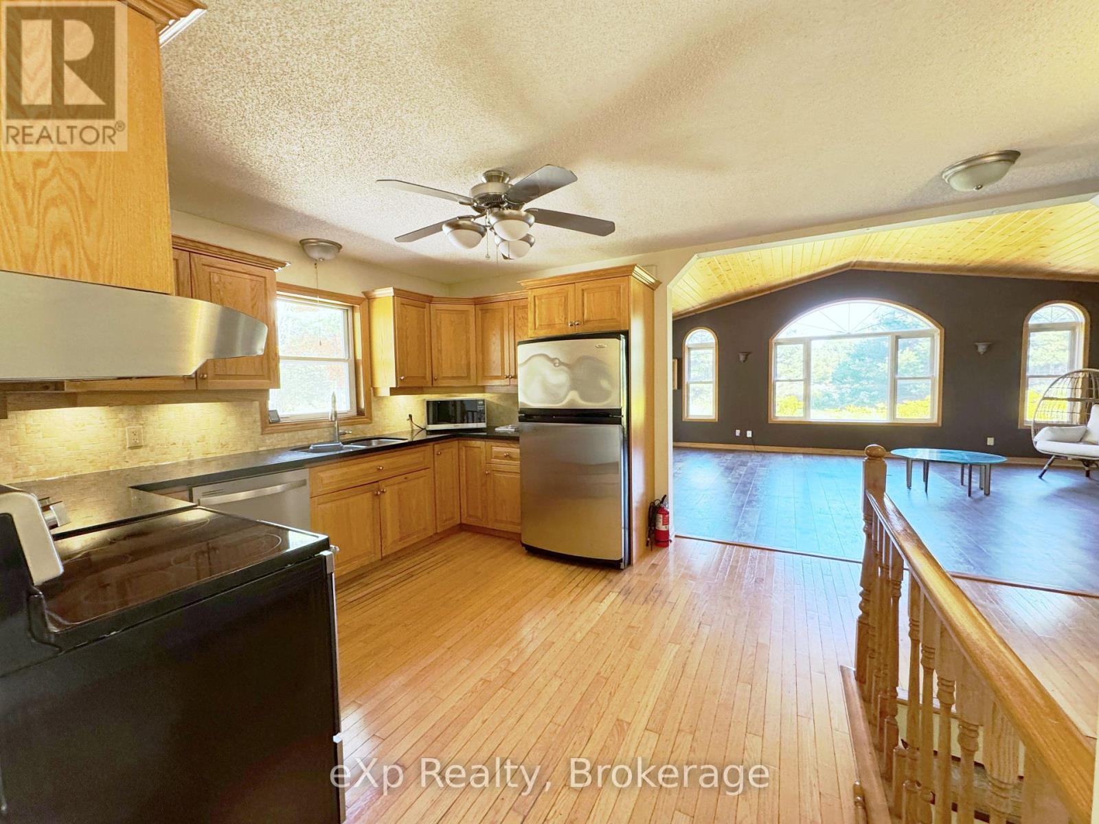 180 Beaumont Drive, Bracebridge, Ontario  P1L 1X2 - Photo 8 - X12420139