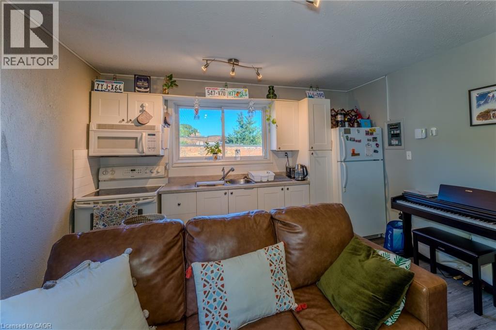 1113 Main Street E Unit# 3, Hamilton, Ontario  L8M 1N7 - Photo 2 - 40771410