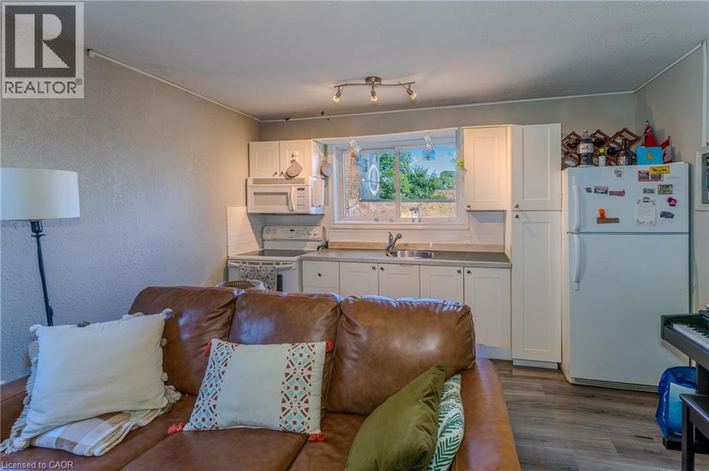 1113 Main Street E Unit# 3, Hamilton, Ontario  L8M 1N7 - Photo 3 - 40771410