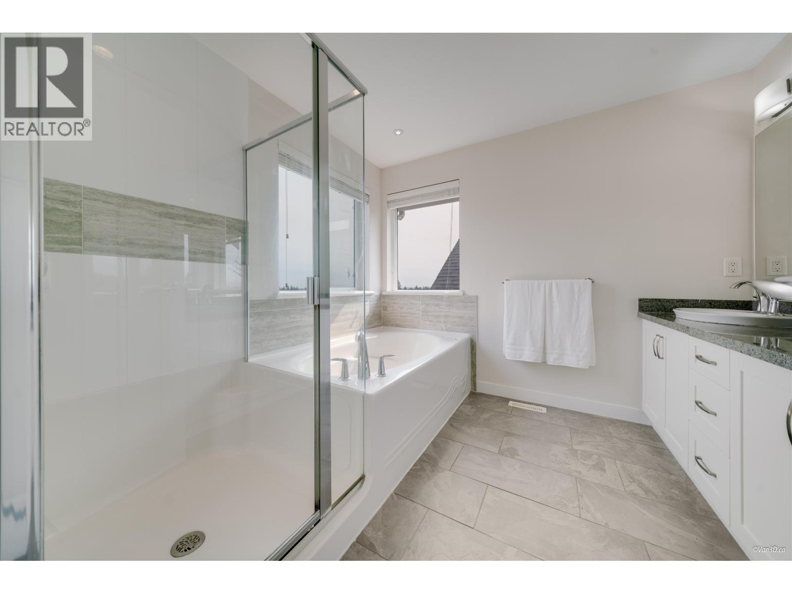 1249 Soball Street, Coquitlam, British Columbia  V3B 3H7 - Photo 30 - R3050801