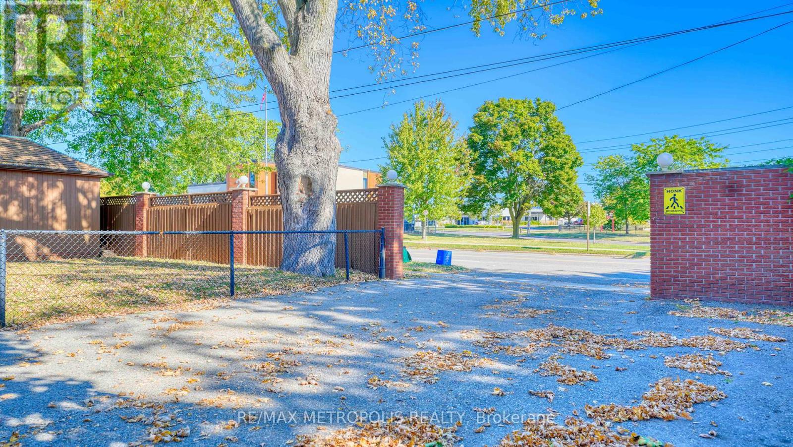 Upper #3 - 1110 Simcoe Street S, Oshawa, Ontario  L1H 4L8 - Photo 3 - E12419910