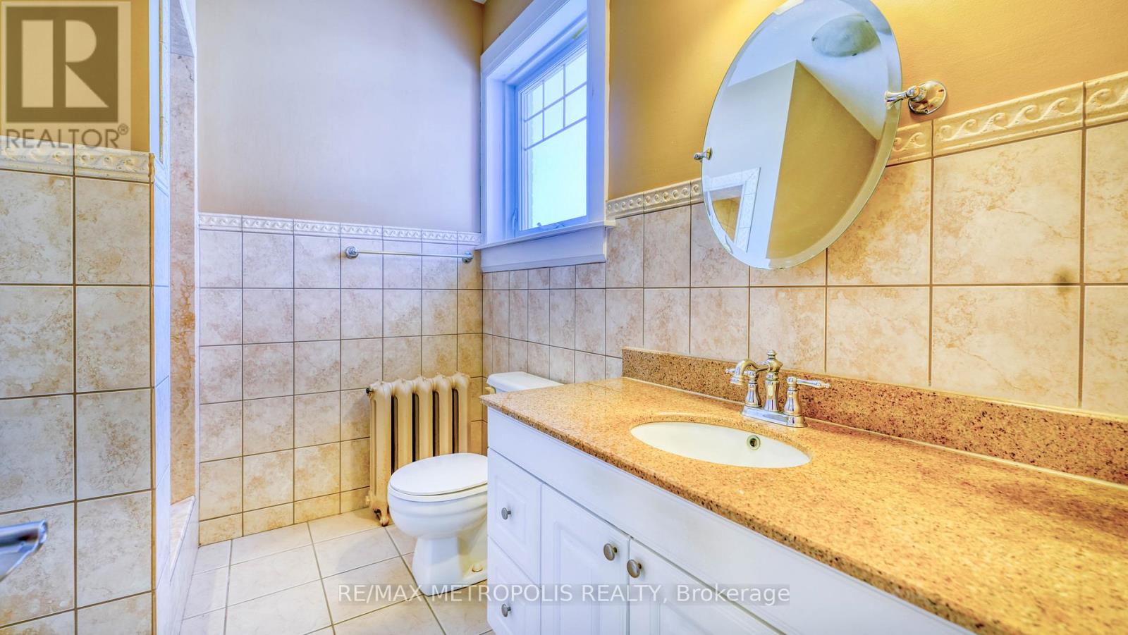 Upper #3 - 1110 Simcoe Street S, Oshawa, Ontario  L1H 4L8 - Photo 17 - E12419910