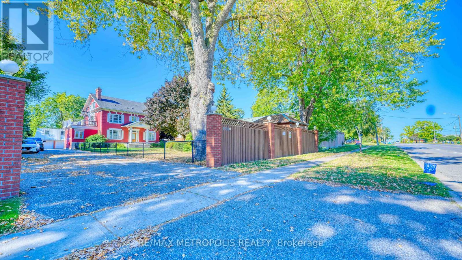 UPPER #3 - 1110 SIMCOE STREET S, Oshawa, Ontario