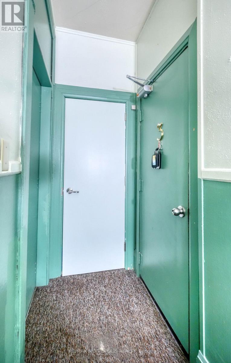 Upper #3 - 1110 Simcoe Street S, Oshawa, Ontario  L1H 4L8 - Photo 9 - E12419910