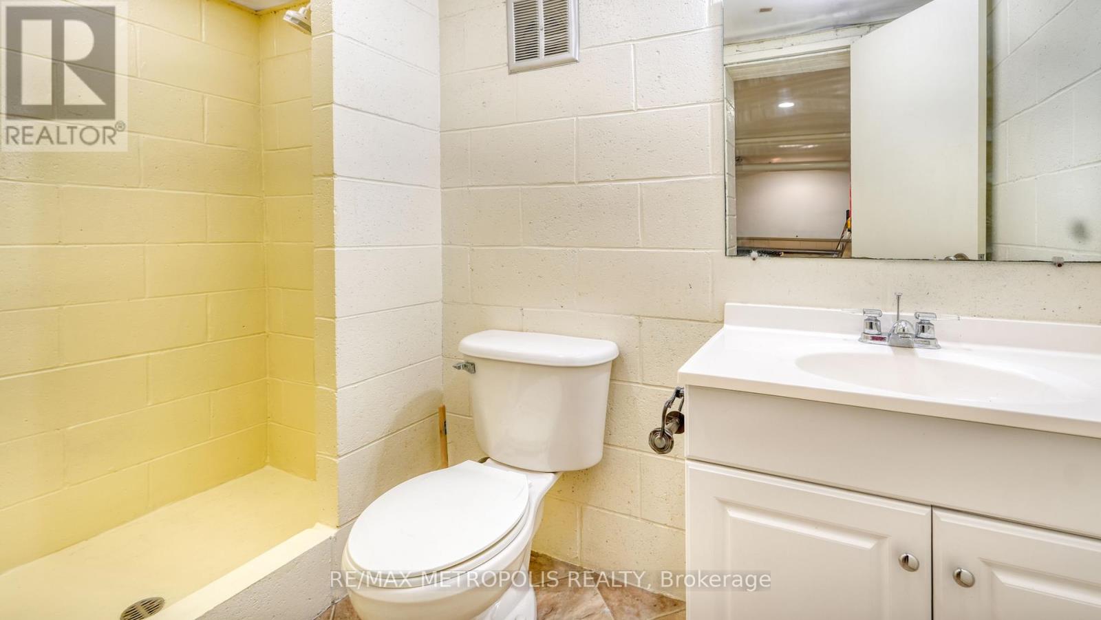 Basement #6 - 1110 Simcoe Street S, Oshawa, Ontario  L1H 4L8 - Photo 5 - E12419920