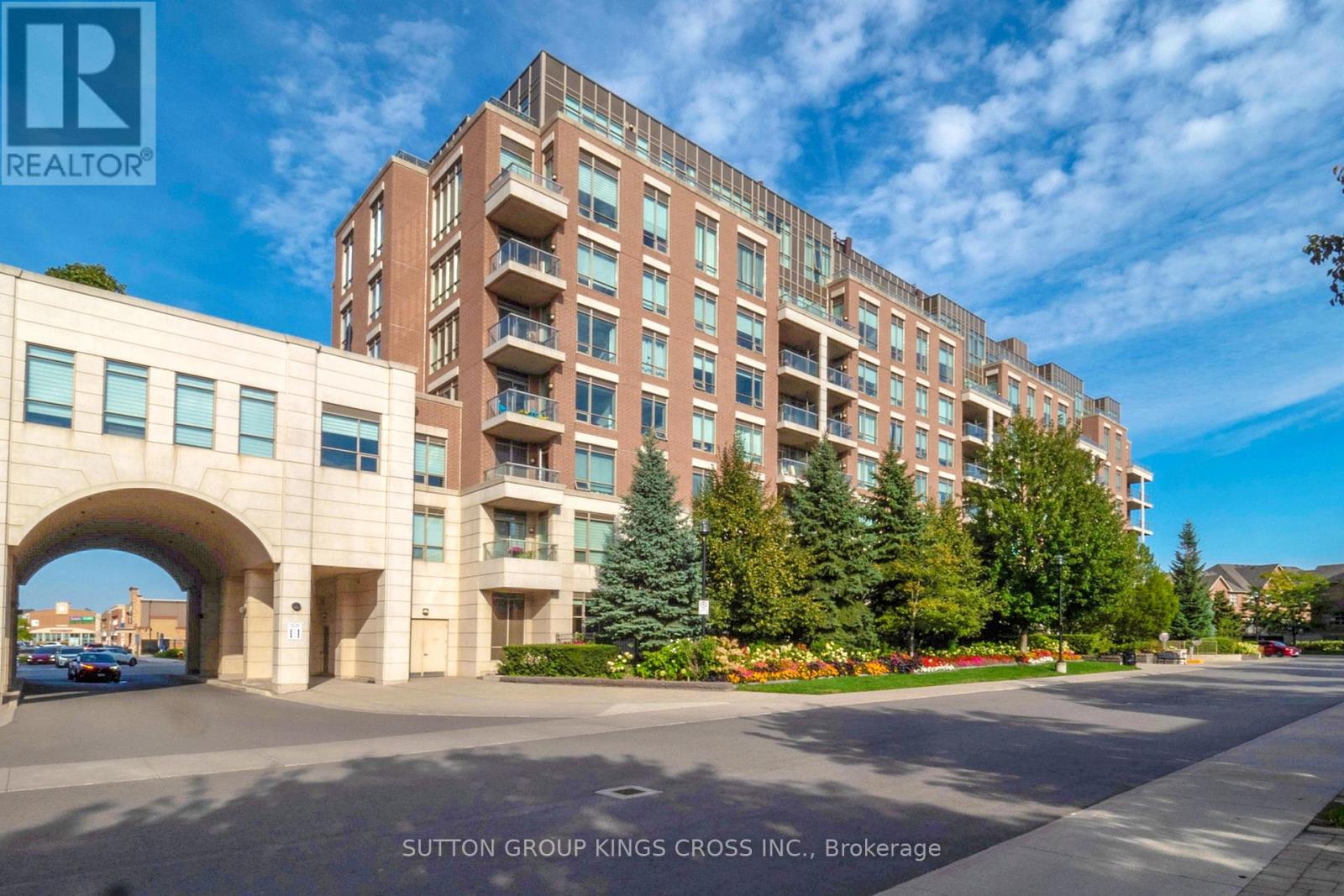 201 - 2470 Prince Michael Drive, Oakville, Ontario  L6H 0G9 - Photo 1 - W12396679