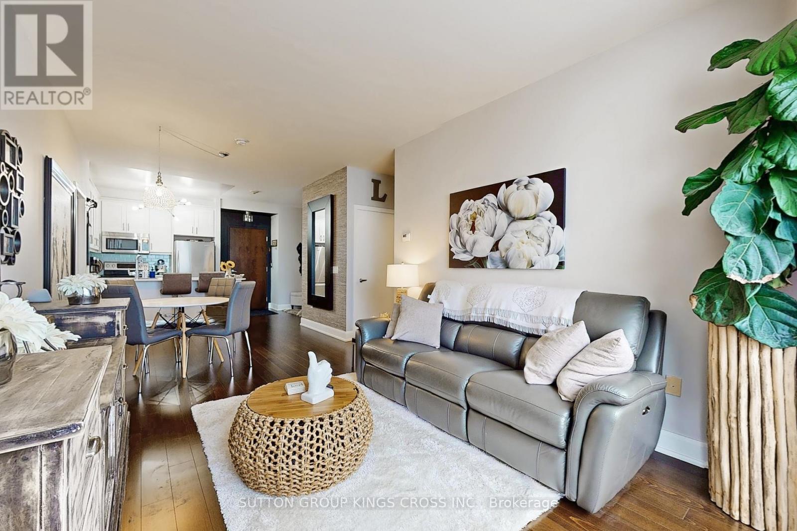 201 - 2470 Prince Michael Drive, Oakville, Ontario  L6H 0G9 - Photo 3 - W12396679