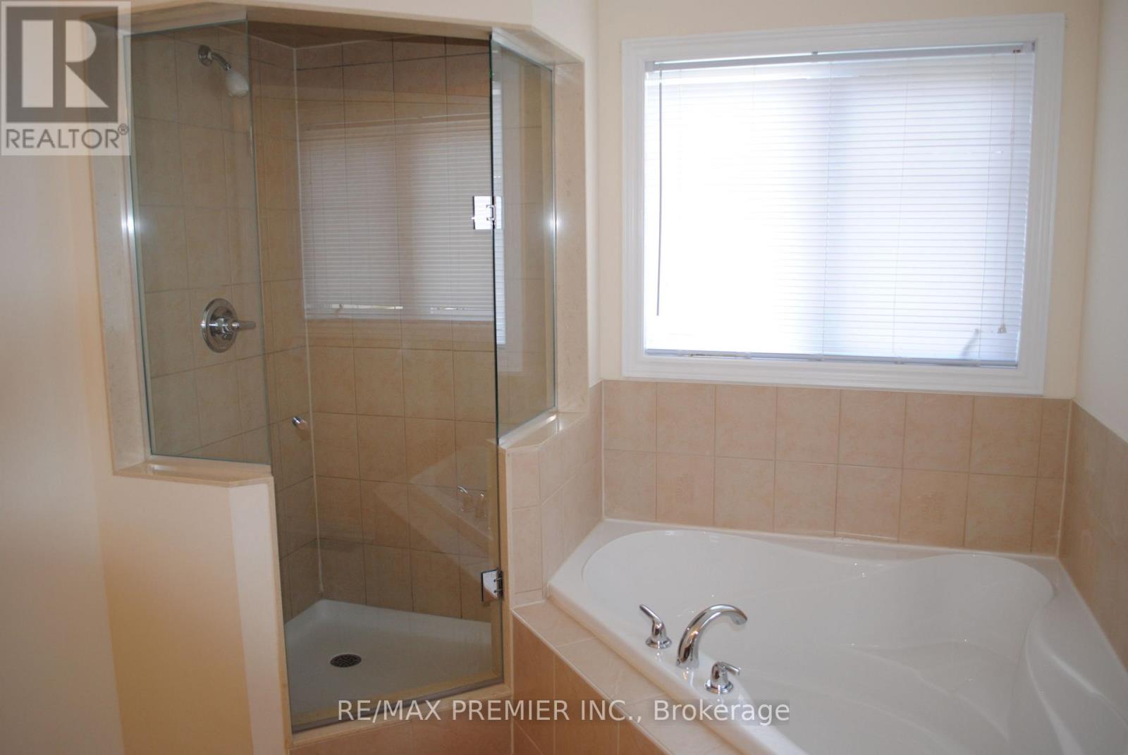 1 Poulias Avenue, Richmond Hill, Ontario  L4E 4X5 - Photo 16 - N12414078