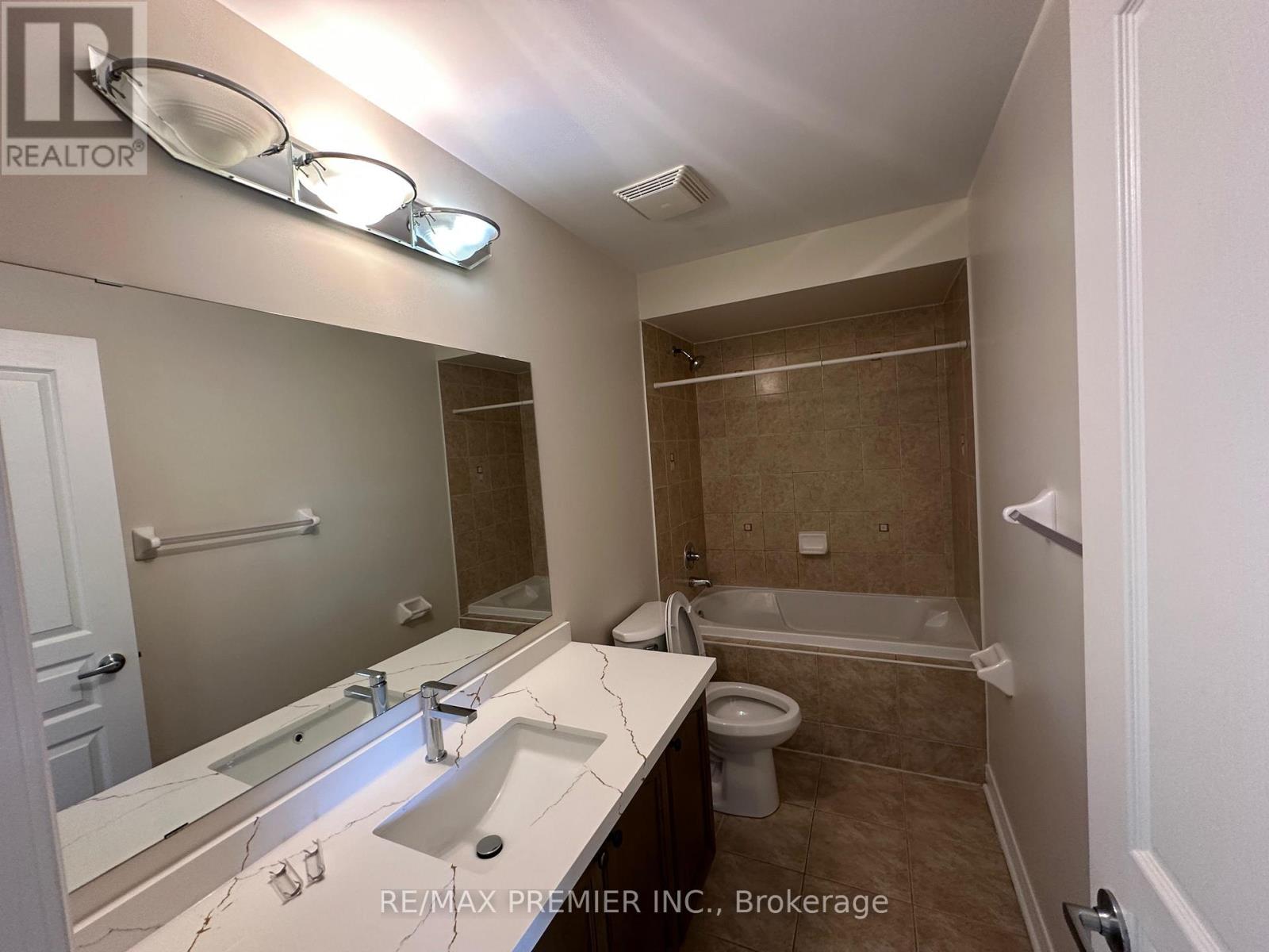 1 Poulias Avenue, Richmond Hill, Ontario  L4E 4X5 - Photo 21 - N12414078