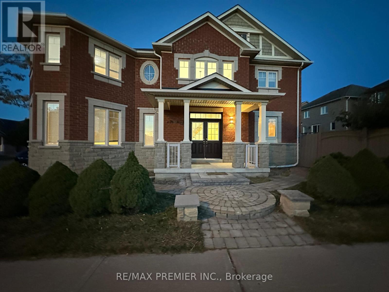 1 Poulias Avenue, Richmond Hill, Ontario  L4E 4X5 - Photo 4 - N12414078