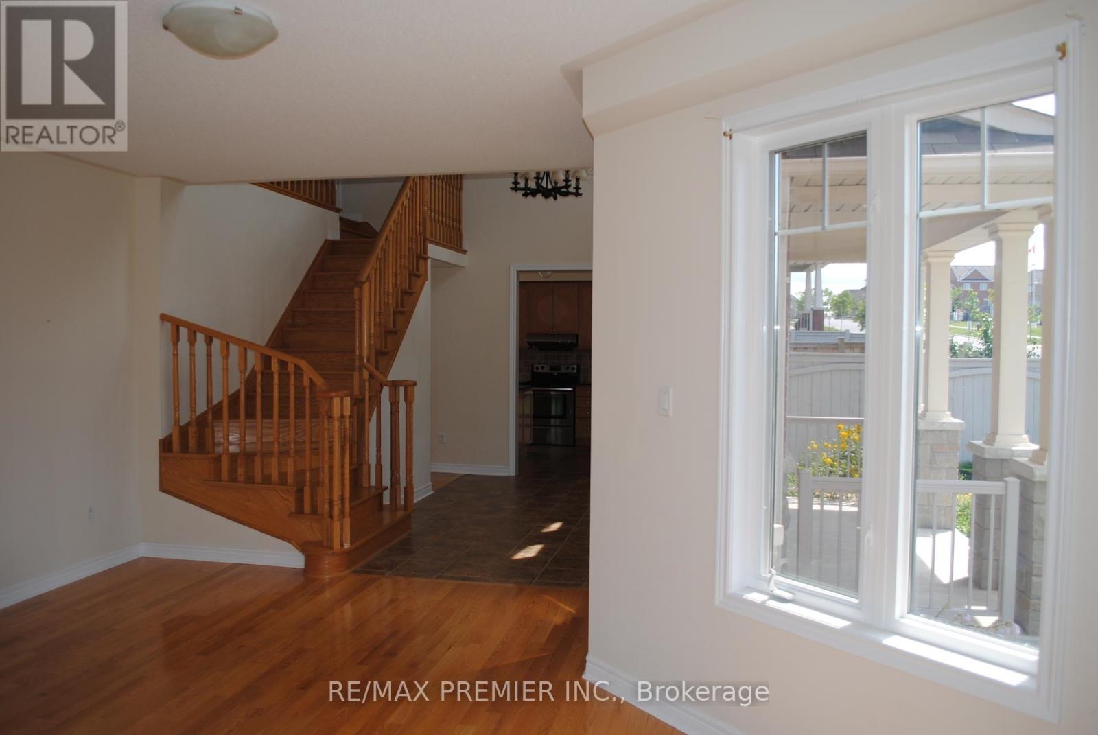1 Poulias Avenue, Richmond Hill, Ontario  L4E 4X5 - Photo 9 - N12414078