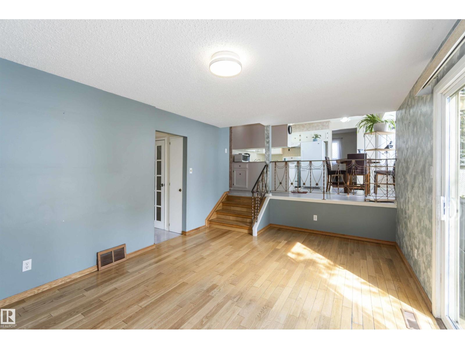 1412 Knottwood Rd E Nw, Edmonton, Alberta  T6K 2J9 - Photo 11 - E4458988
