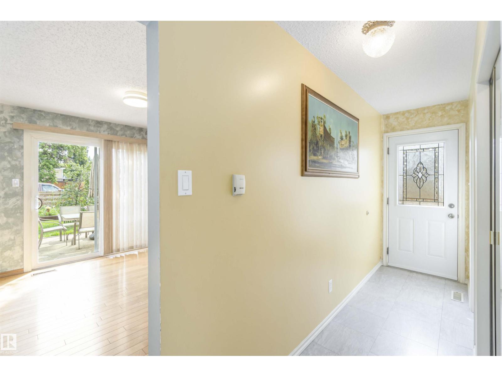 1412 Knottwood Rd E Nw, Edmonton, Alberta  T6K 2J9 - Photo 7 - E4458988