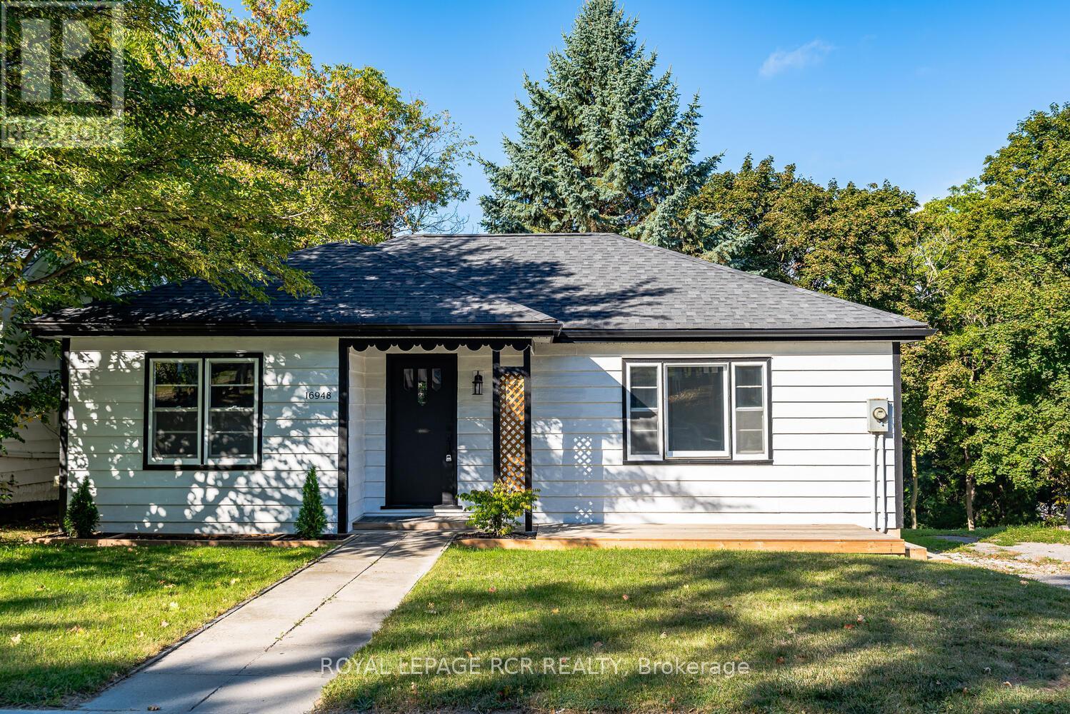 16948 BAYVIEW AVENUE, Newmarket, Ontario