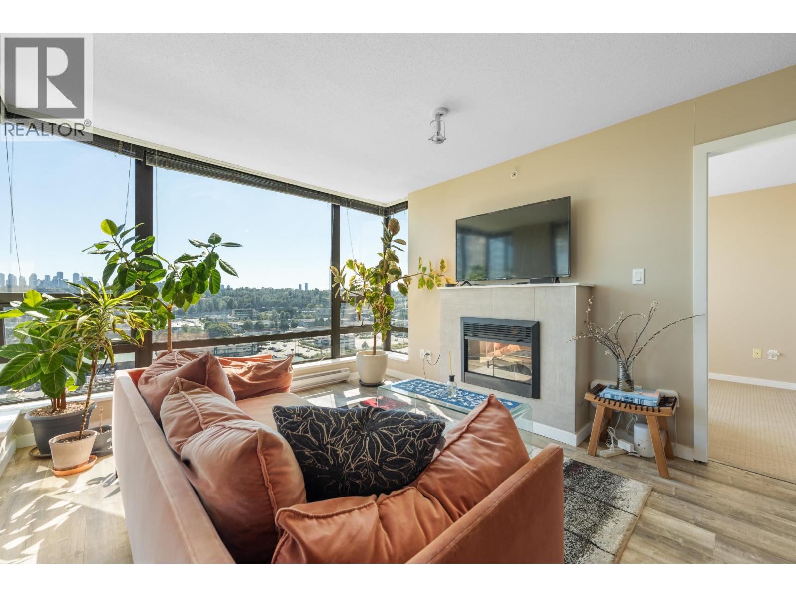 1806 4178 DAWSON STREET, Burnaby, British Columbia