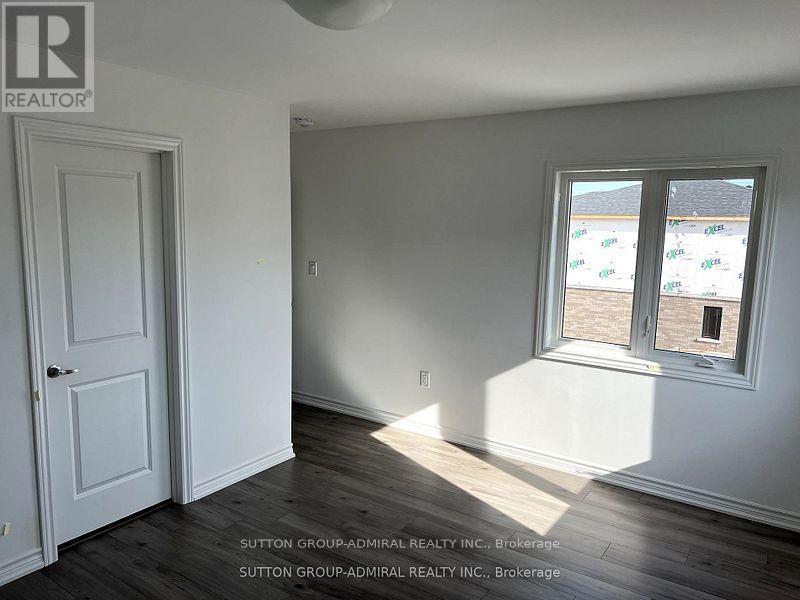 12 Pumpkin Corner Crescent, Barrie, Ontario  L9Z 0C2 - Photo 10 - S12420130